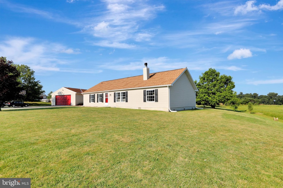 3805 Mountain Shadow Dr, Fayetteville, PA 17222 - photo 1