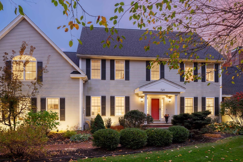 8 Beech Ct, Stratham, NH 03885 - photo 1