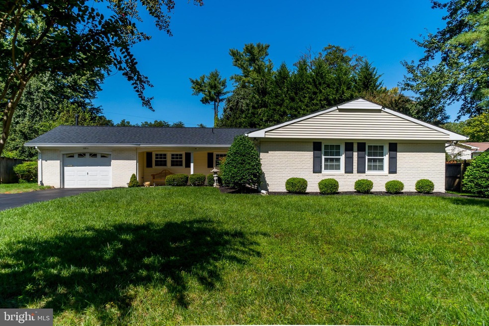 12911 Victoria Heights Dr, Bowie, MD 20715 - photo 1