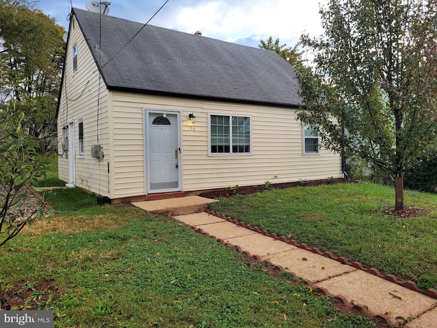 196 Cabbel Dr, Manassas Park, VA 20111 - photo 1