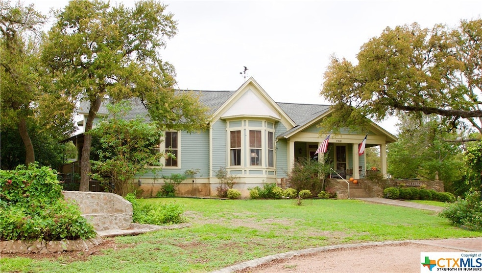 702 Burleson St, San Marcos, TX 78666 - photo 1