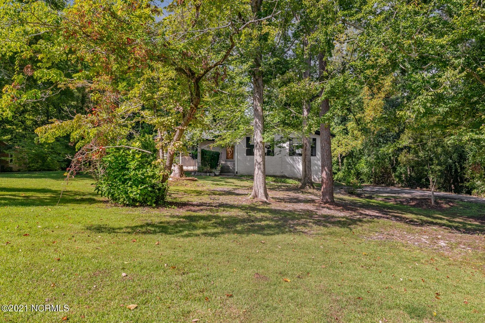 204 Country Club Dr, Jacksonville, NC 28546 - photo 1