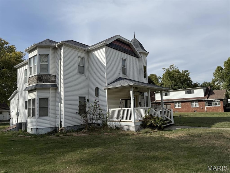 505 N 7th St, Vandalia, IL 62471 - photo 1