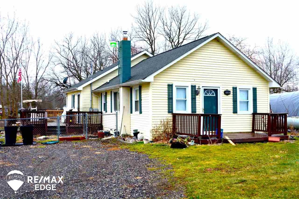 9385 N Vassar Rd, Mount Morris, MI 48458 - photo 1