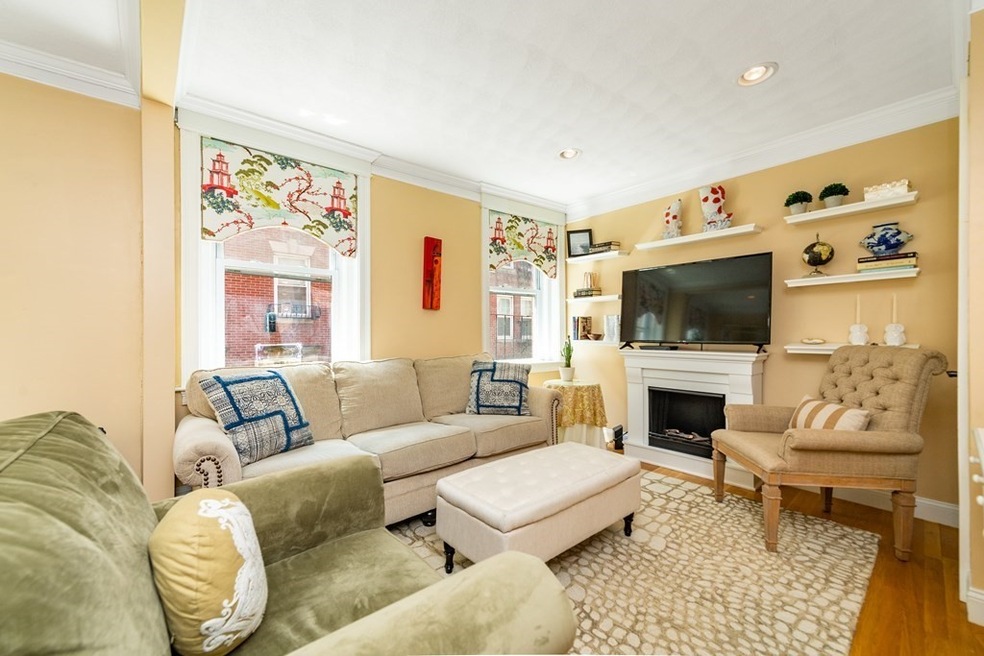 34 Clark St unit 3, Boston, MA 02109 - photo 1