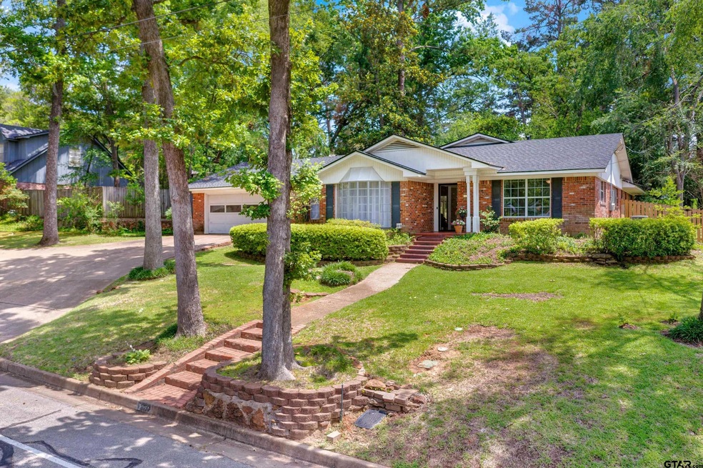 1107 1107 E Amherst Dr, Tyler, TX 75701 - photo 1