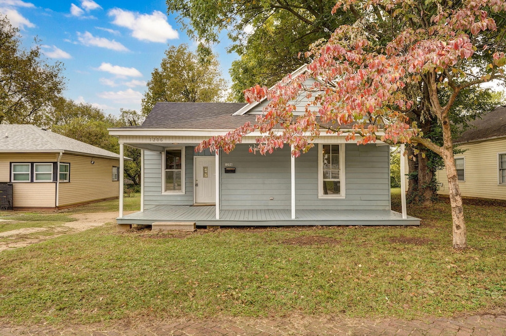 1206 W Elm St, Springfield, MO 65806 - photo 1