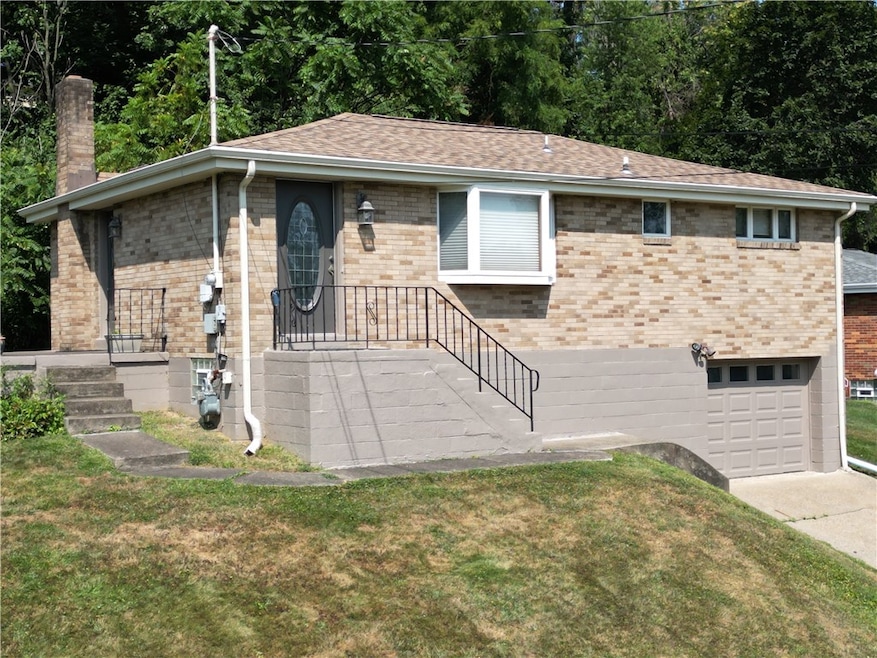 86 Thorncrest Dr, Mc Kees Rocks, PA 15136 - photo 1