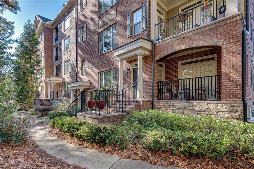 Sterling of Dunwoody, Building 2000