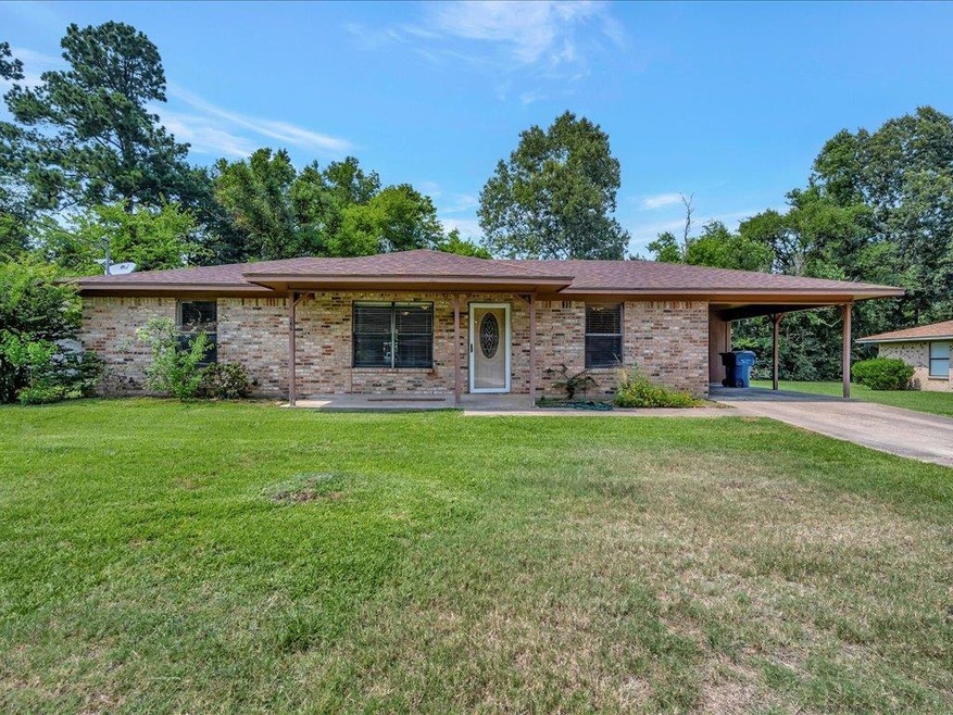 336 Stone Dr, Lufkin, TX 75904 - photo 1