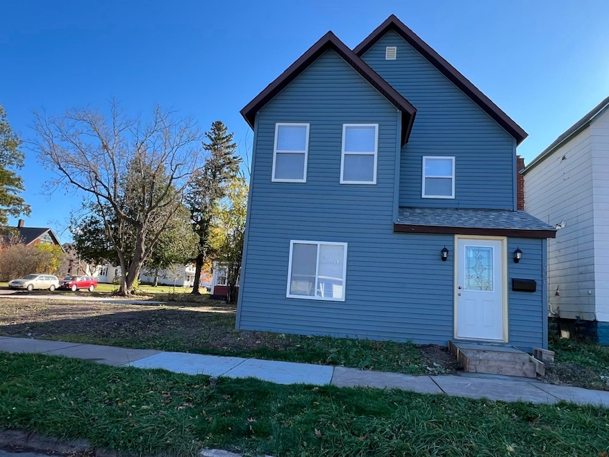 306 7th St W, Ashland, WI 54806 - photo 1