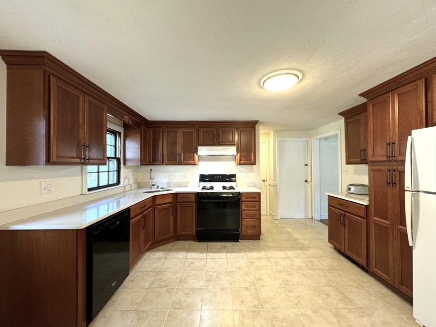 146 Hibbert St unit 1, Arlington, MA 02476 - photo 1