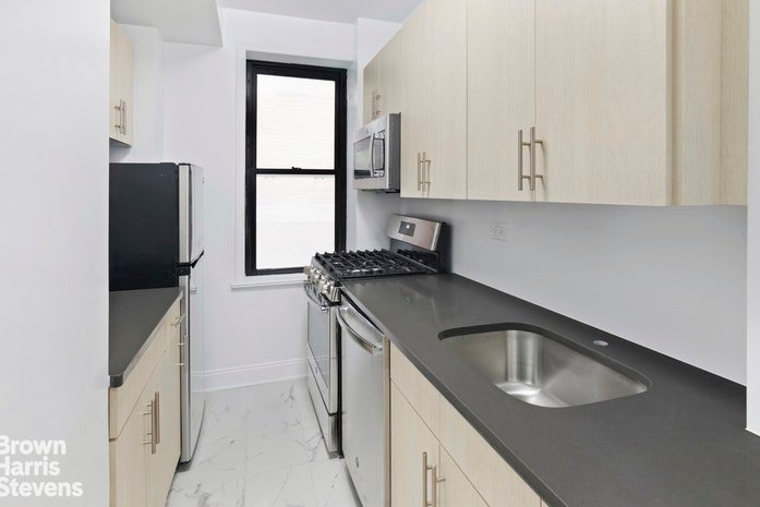 440 W 34th St unit 8H, New York, NY 10001 - photo 1