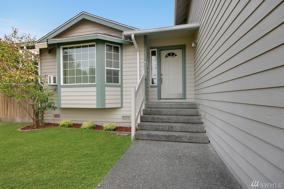 712 Grinnell Ave SW, Orting, WA 98360 - photo 1