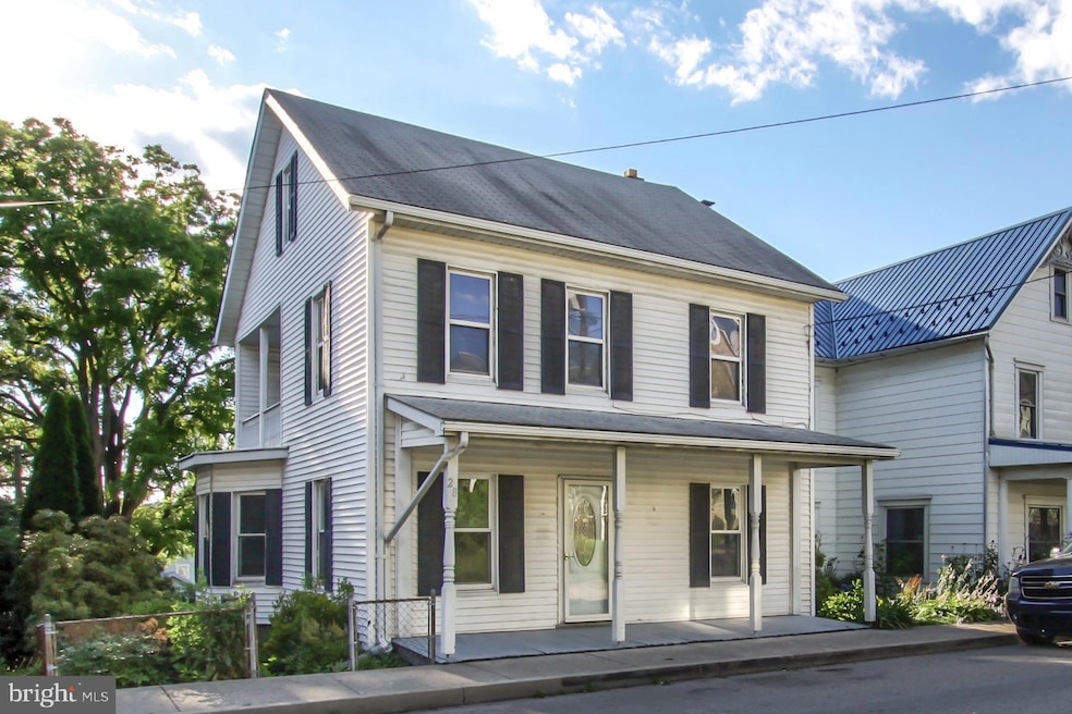 28 N 4th St, Halifax, PA 17032 - photo 1