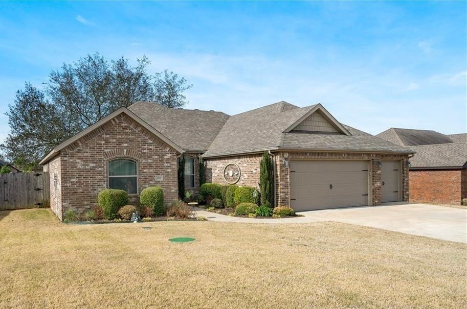 202 Pebble Beach Dr, Cave Springs, AR 72718 - photo 1