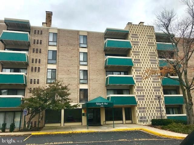 Lafayette Park unit 103, Falls Church, VA 22041 - photo 1
