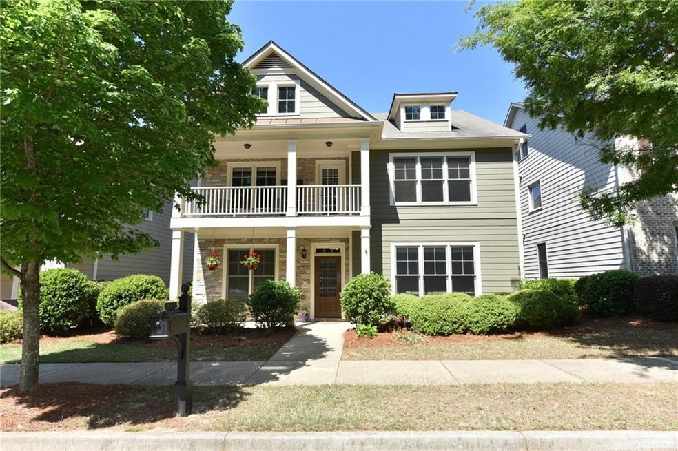 Front view of 625 Grove Manor