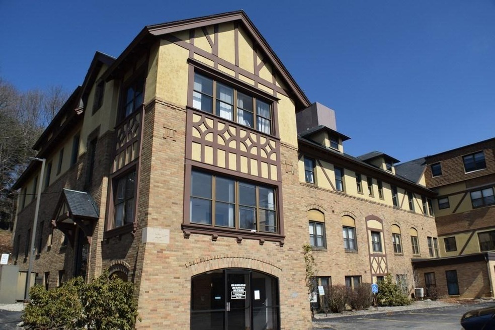 1029 Pleasant St unit 39, Worcester, MA 01602 - photo 1