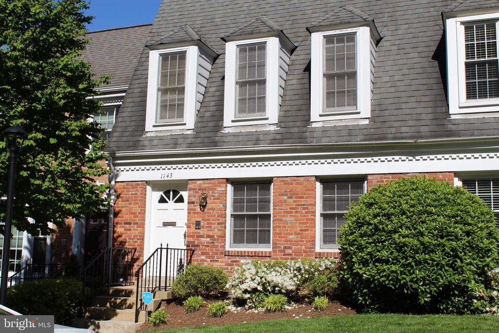 1143 Randolph Rd, McLean, VA 22101 - photo 1