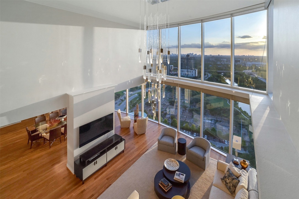 Welcome to 3333 Allen Parkway, unit #3003