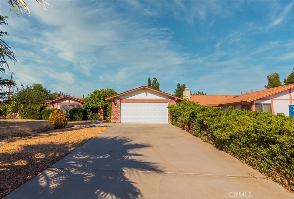 17082 Crestview Place, Victorville, CA 92395 - photo 1