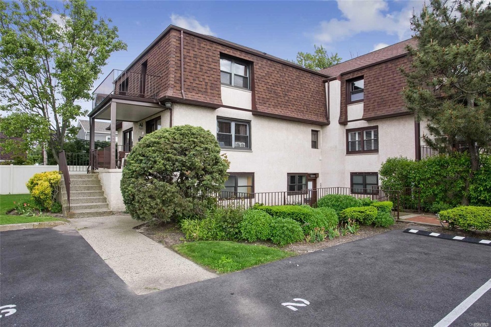 116 Albany Blvd unit 2B, Atlantic Beach, NY 11509 - photo 1