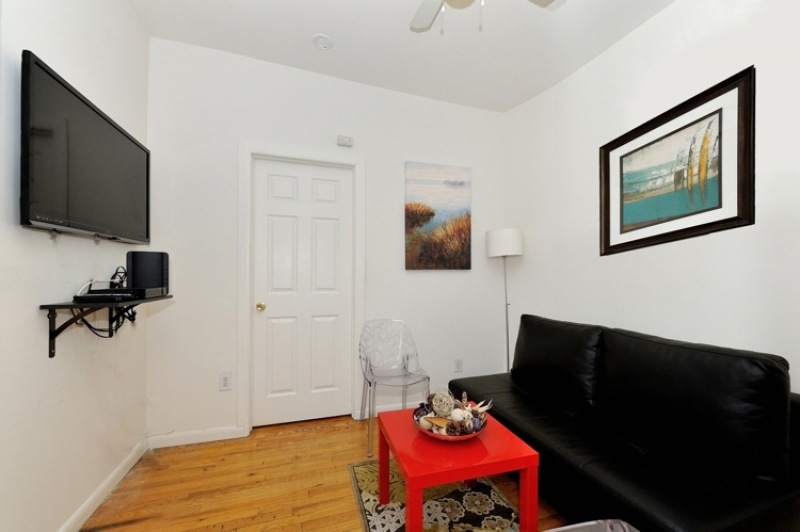452 W 36th St unit 3-RE, New York, NY 10018 - photo 1