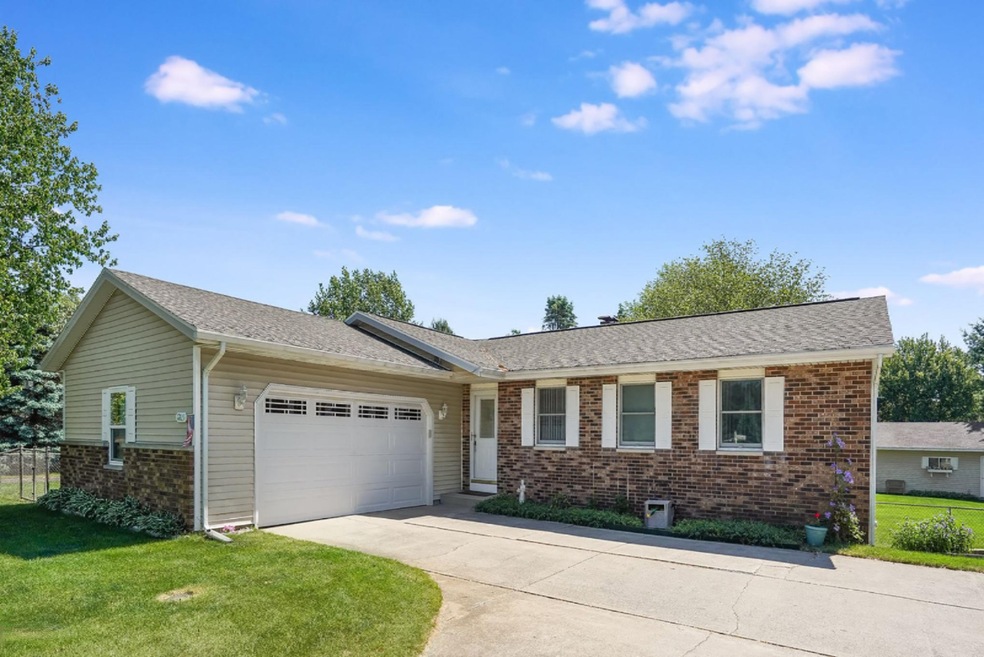 8715 Angling Rd, Portage, MI 49024 - photo 1