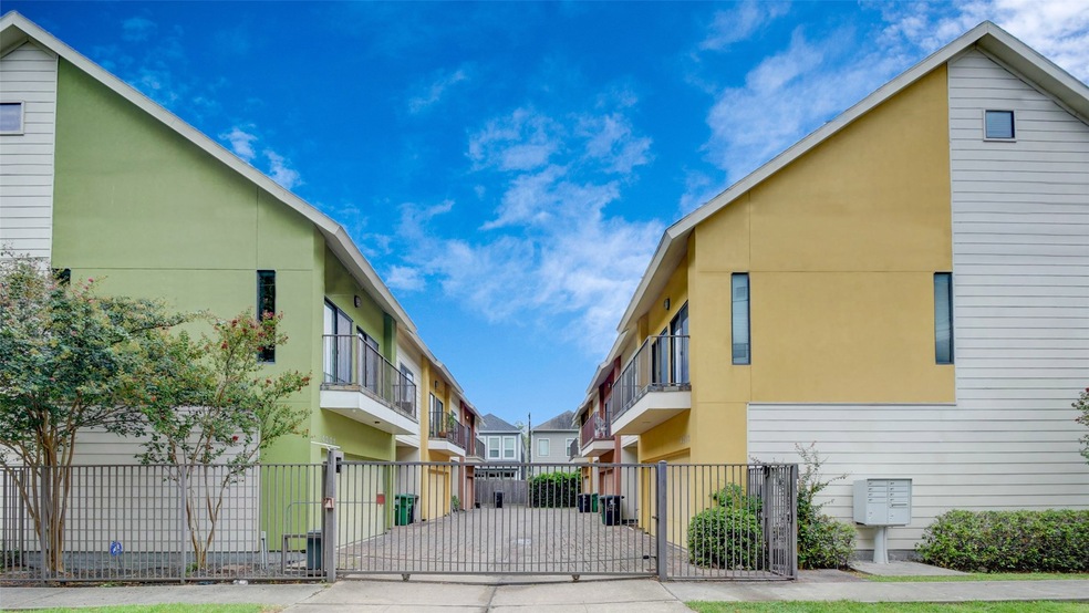 4213 Eigel St, Houston, TX 77007 - photo 1