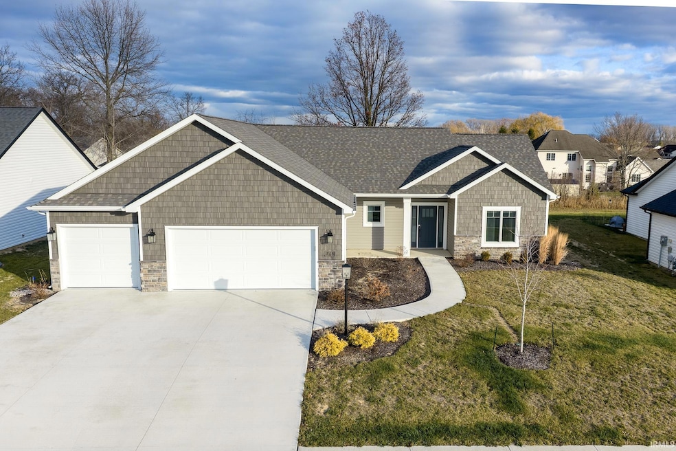 765 Waxwing Ct, Roanoke, IN 46783 - photo 1