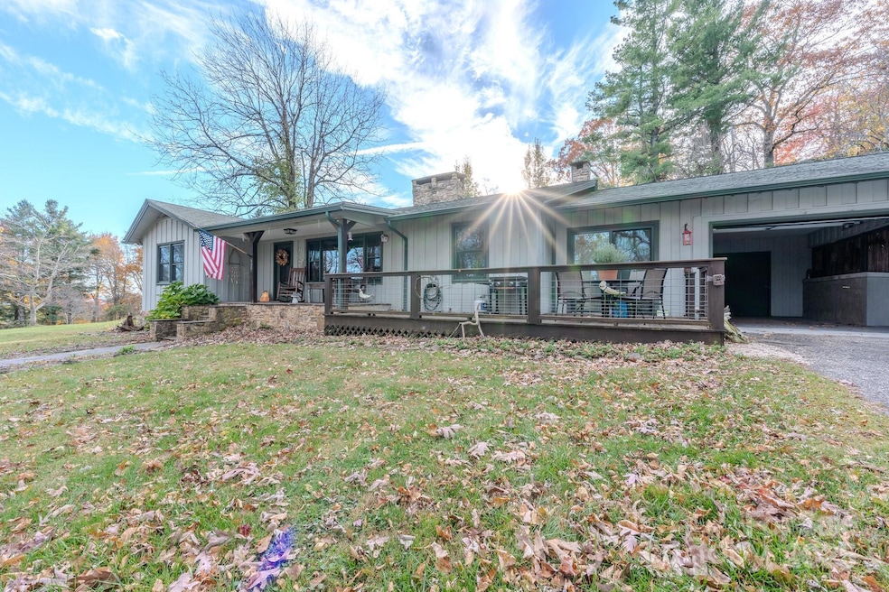 127 Reid Queen Dr, Marion, NC 28752 - photo 1