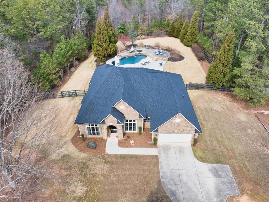 Birds eye view of property