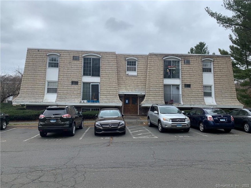 1196 Middle Turnpike W unit B2, Manchester, CT 06040 - photo 1