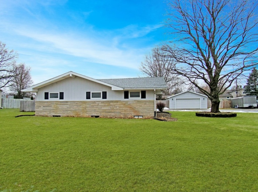 56719 Mark Manor Dr, Elkhart, IN 46516 - photo 1