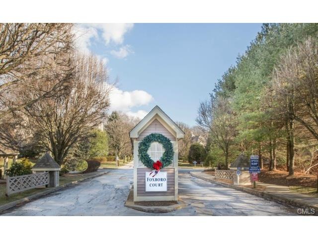 504 Foxboro Dr unit 504, Norwalk, CT 06851 - photo 1
