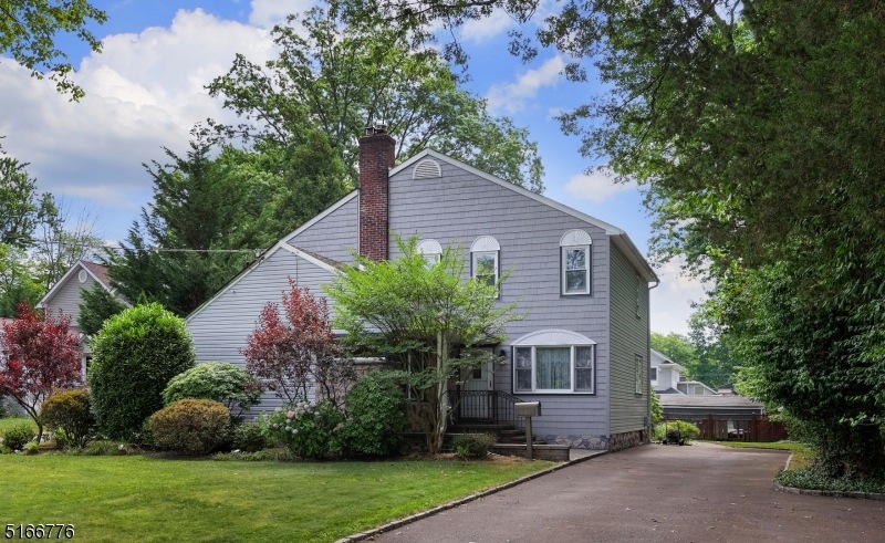 4 Village Cir, Westfield, NJ 07090 - photo 1