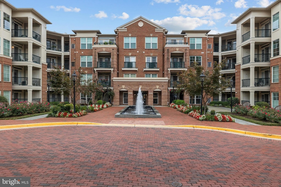 2905 Saintsbury Plaza unit 315, Fairfax, VA 22031 - photo 1