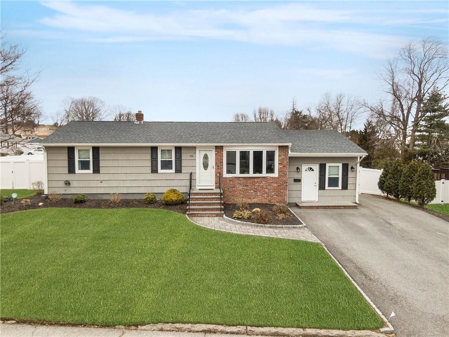 28 Starling Dr, Cranston, RI 02920 - photo 1