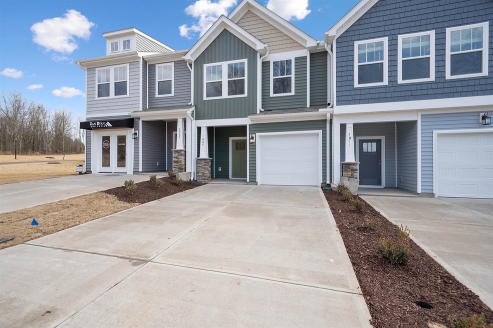 Brand new 3BR/2.5BA in Duncan