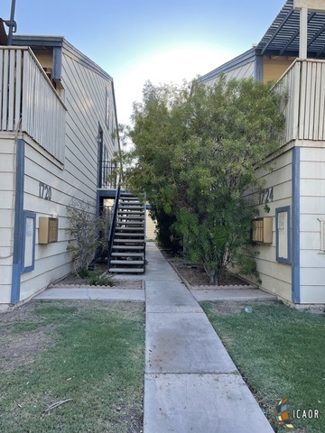 Entrance to 1720 Olive B