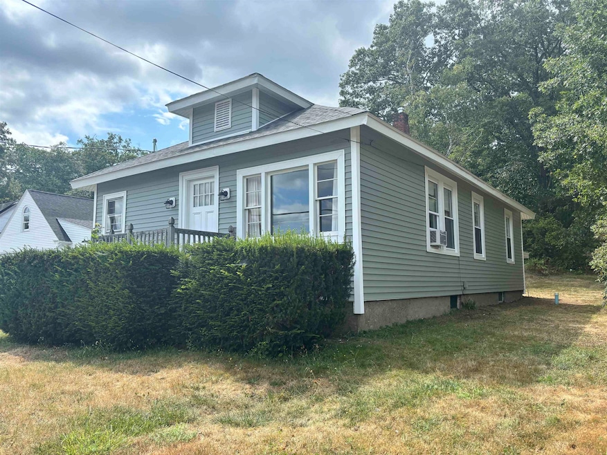 906 N Main St, Laconia, NH 03246 - photo 1