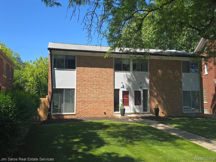 379 Neff Rd, Grosse Pointe, MI 48230 - photo 1