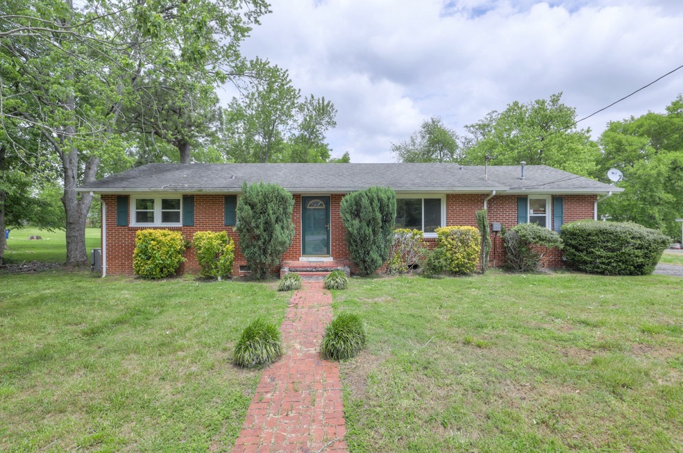 117 Whiteside St, Shelbyville, TN 37160 - photo 1