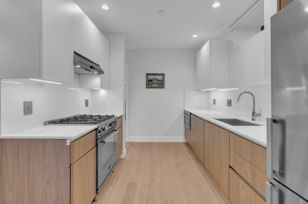 708 E 6th St unit 1, Boston, MA 02127 - photo 1