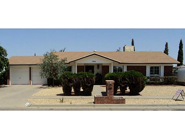 1821 Octubre Dr, El Paso, TX 79935 - photo 1