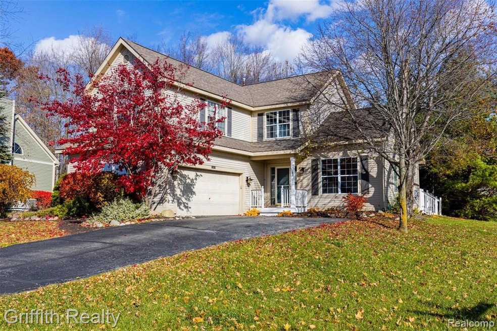 360 Lakeshore Pointe Drive-13.jpg