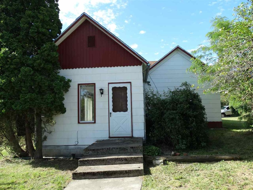 430 W Sophy Rd, Tekoa, WA 99033 - photo 1