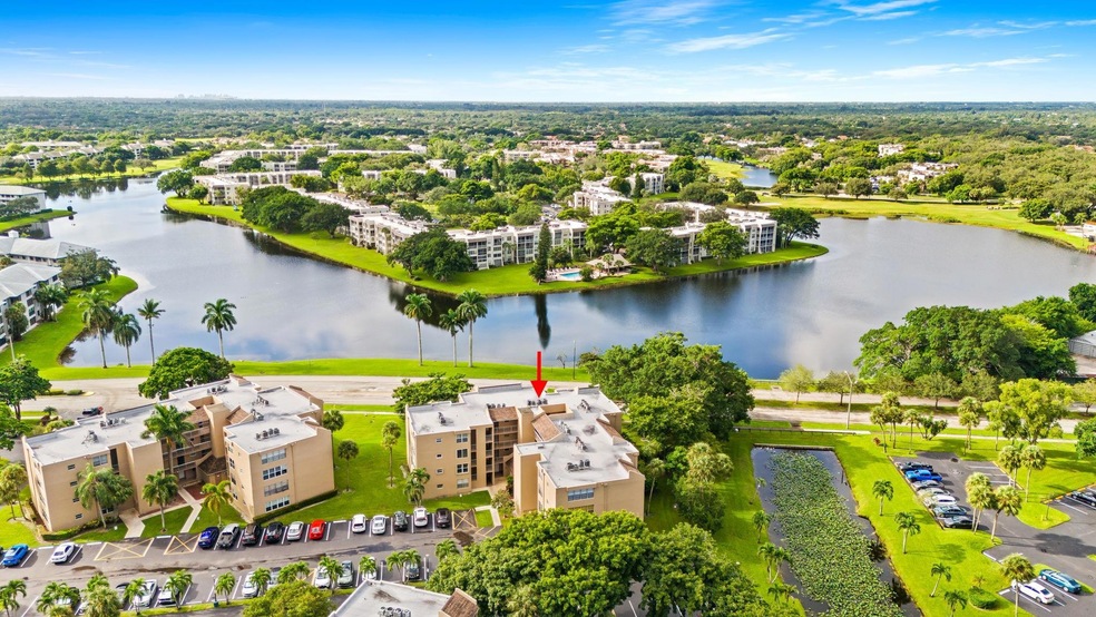 9440 Tangerine Place unit 301, Davie, FL 33324 - photo 1