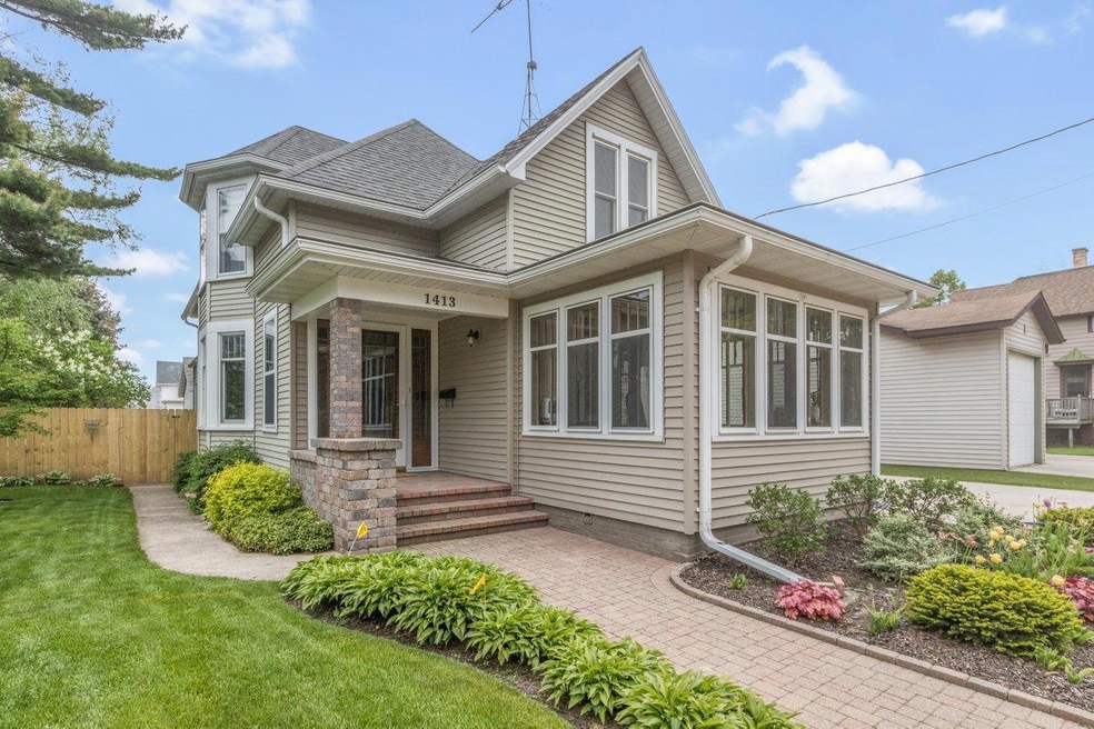 1413 24th St, Two Rivers, WI 54241 - photo 1